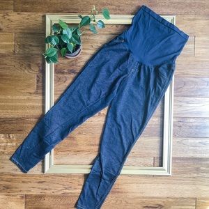 Maternity leggings size small